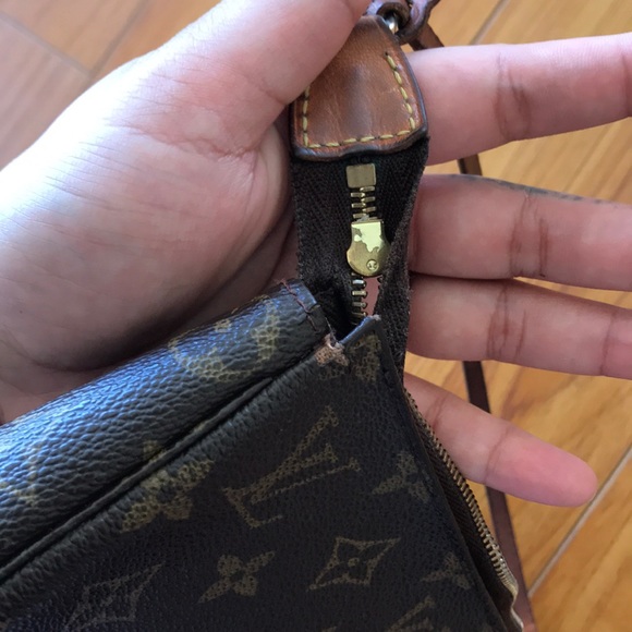 Authentic Louis Vuitton Pochette - Picture 3 of 5